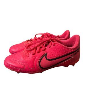 Nike Tiempo Legend Club Soccer Cleats Pink Size 3.5Y | M11 | Youth Athletic Foot